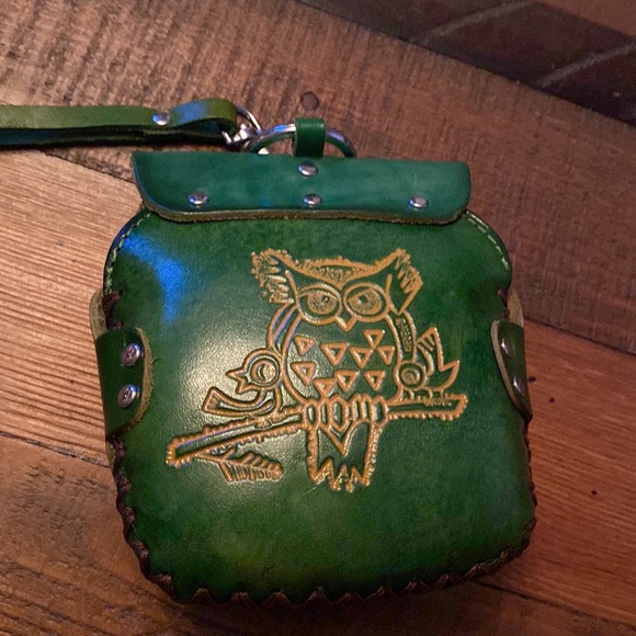Green Owl Wristlet - so cute! - Picture 5 of 11